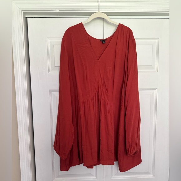 Torrid size 4 rust color top 🧡 - Picture 4 of 4
